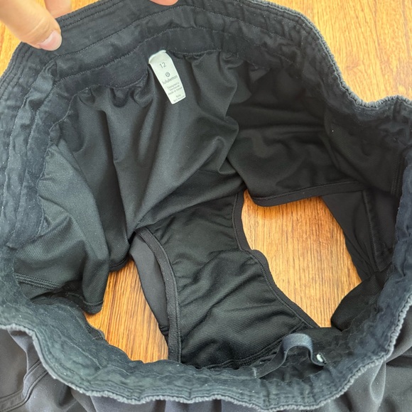 Lululemon Tracker Shorts in black size 12 - Picture 10 of 13